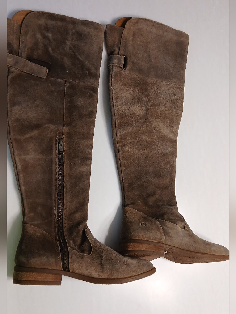 BØRN Brown/Tan Suede Knee‑High Boots – Women’s 6 – Leather Upper